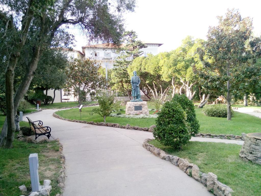 Apartment Kurelic Rab Town Exterior photo