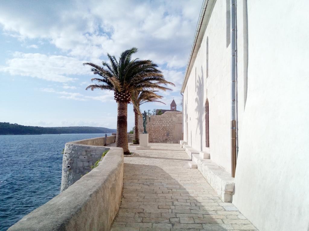Apartment Kurelic Rab Town Exterior photo